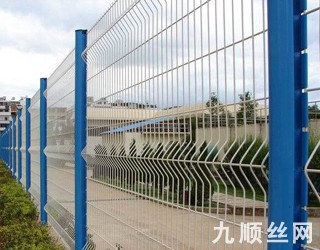 三角折彎型護欄網(wǎng)2.jpg